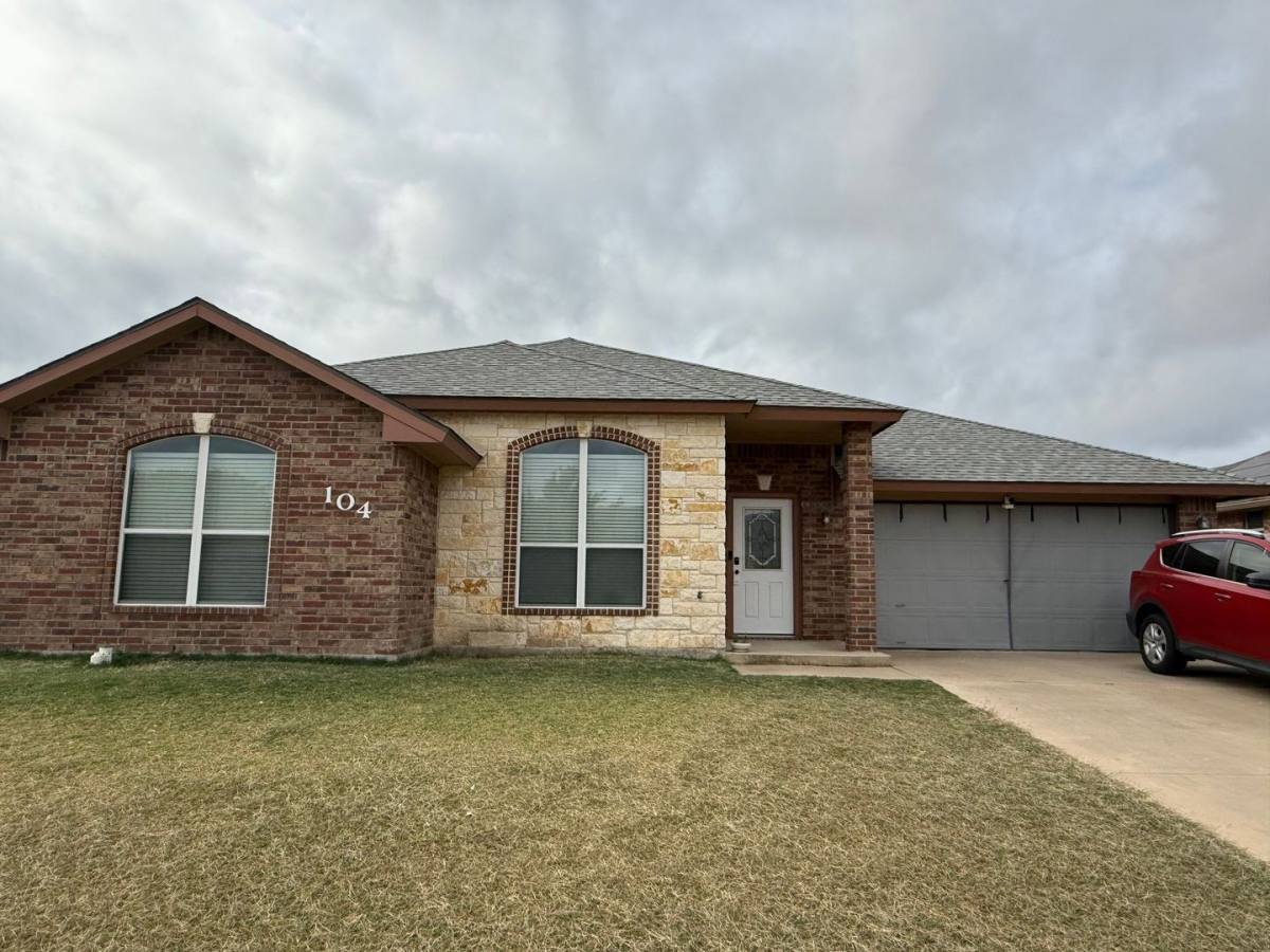 House for rent at 104 W Little Dipper Dr, Killeen, TX 76542