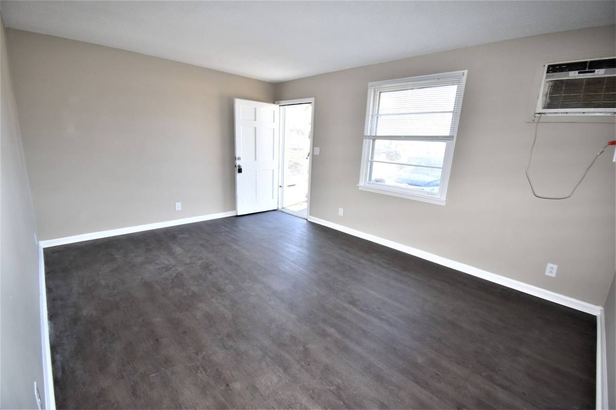 Apartment for rent at 132 A St, Clarksville, TN 37040