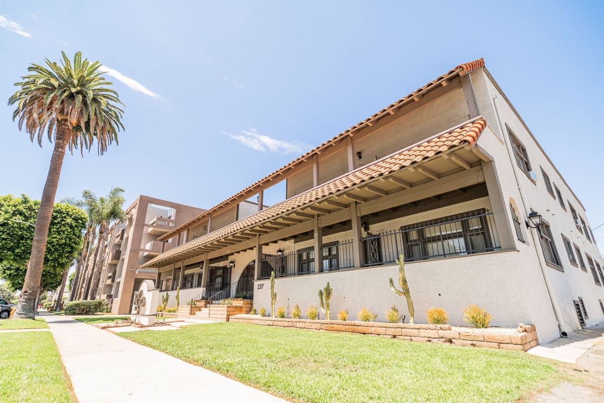 Apartment for rent at 237 E 9th St, Long Beach, CA 90813