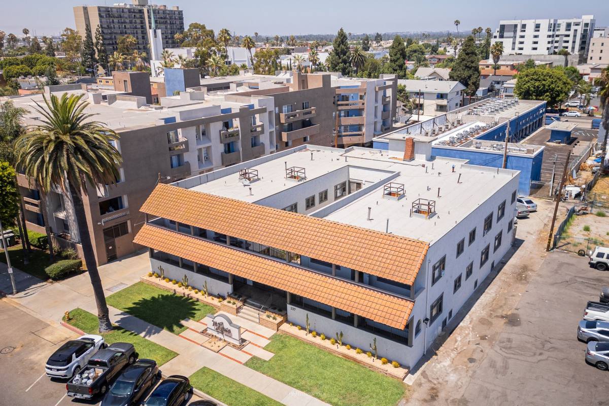 Apartment for rent at 237 E 9th St, Long Beach, CA 90813