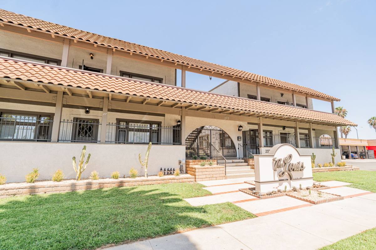 Apartment for rent at 237 E 9th St, Long Beach, CA 90813