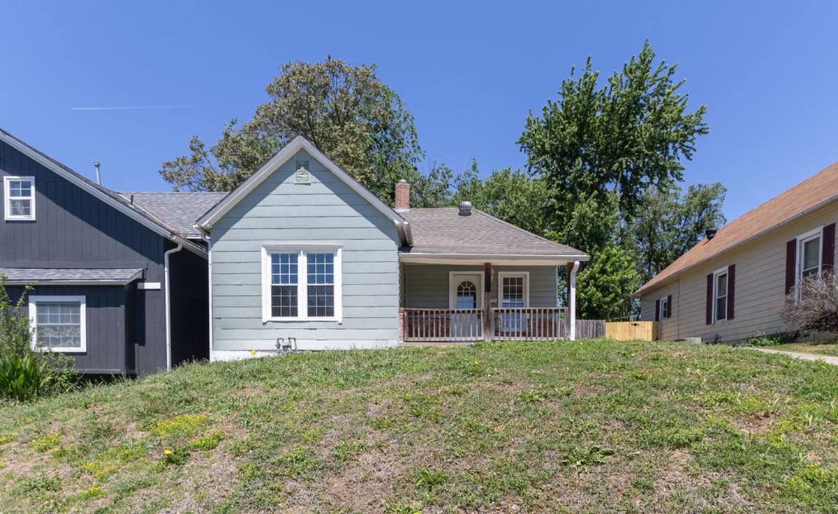 House for rent at 3305 Doniphan Ave, Saint Joseph, MO 64507