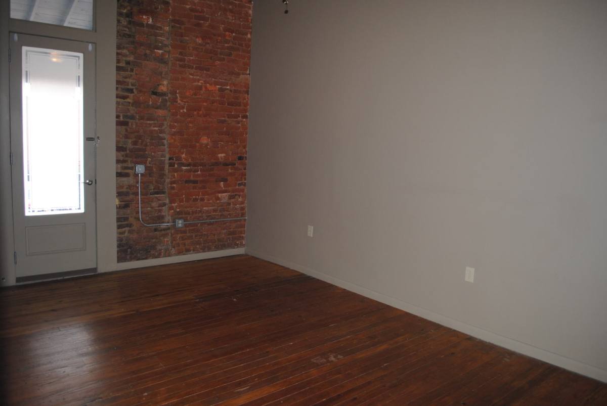 Apartment for rent at 829 S Railroad Ave, Opelika, AL 36801
