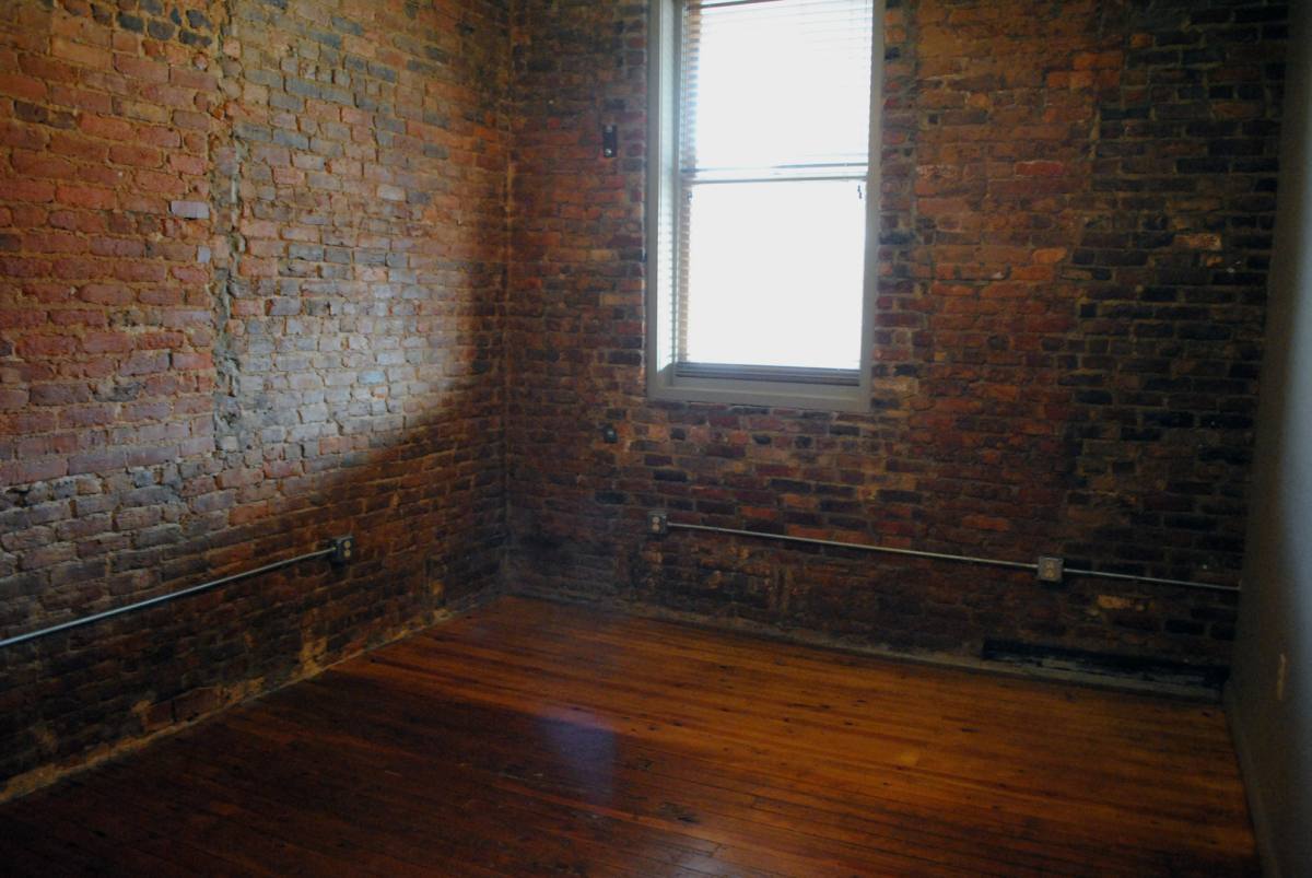 Apartment for rent at 829 S Railroad Ave, Opelika, AL 36801