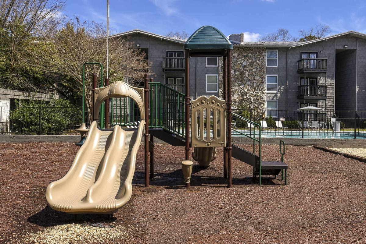 Apartment for rent at 1229 Beacon Parkway E, Birmingham, AL 35209