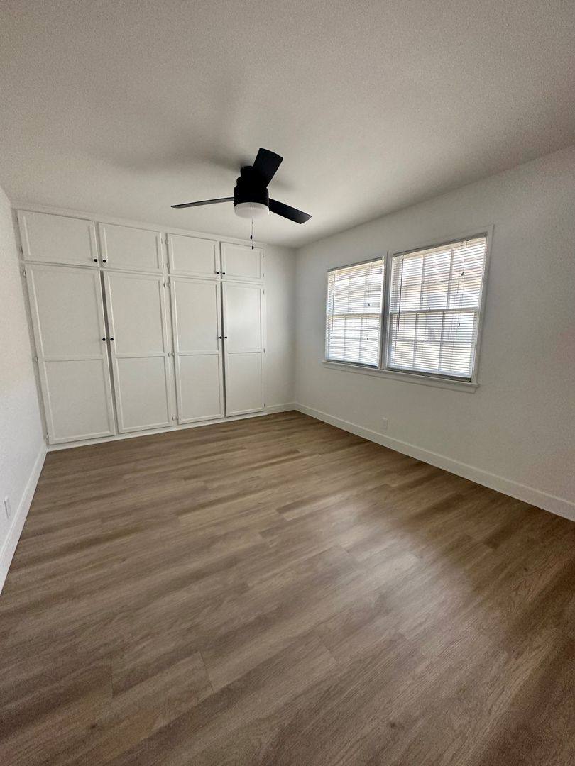 Apartment for rent at 440-450 E San Antonio Dr, Long Beach, CA 90807