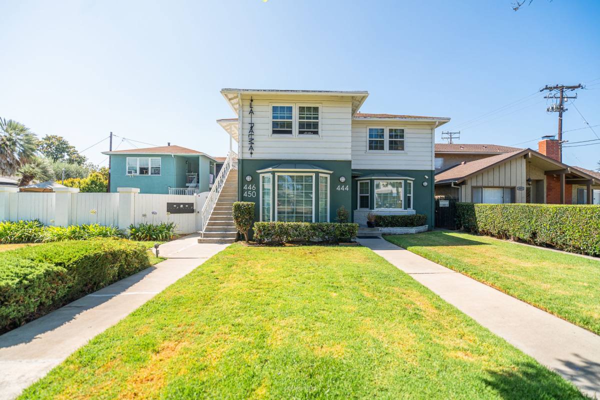 Apartment for rent at 440-450 E San Antonio Dr, Long Beach, CA 90807