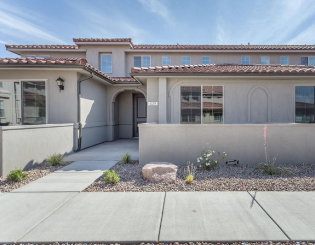 Townhouse for rent at 1138 N Tesoro Alley, Washington, UT 84780