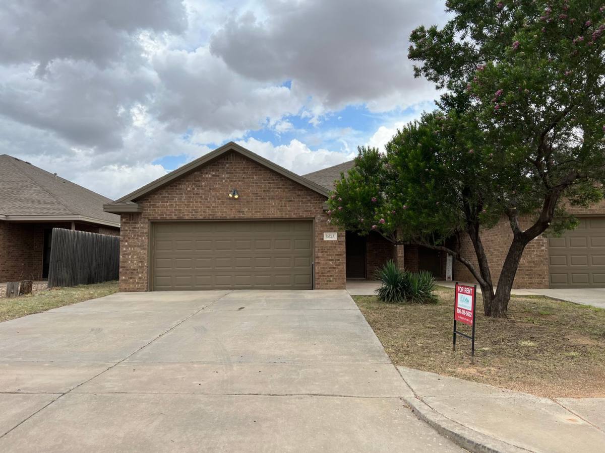 Apartment for rent at 9803 Ave V, Lubbock, TX 79423