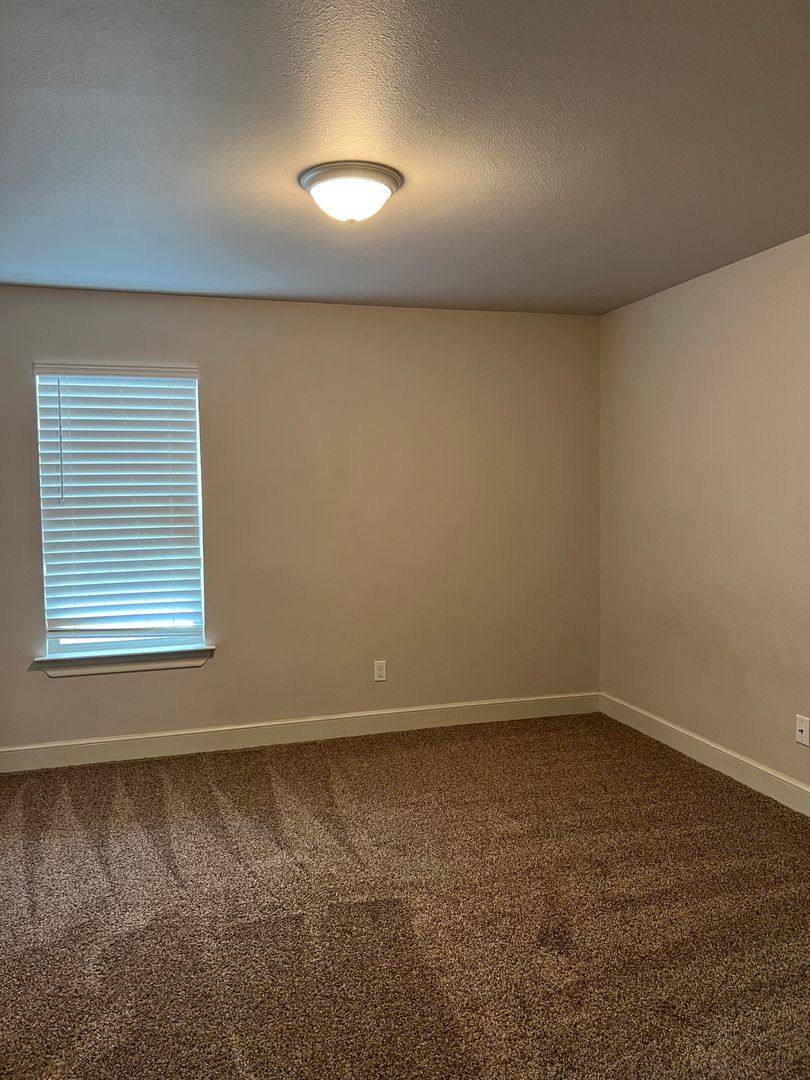 Apartment for rent at 9803 Ave V, Lubbock, TX 79423