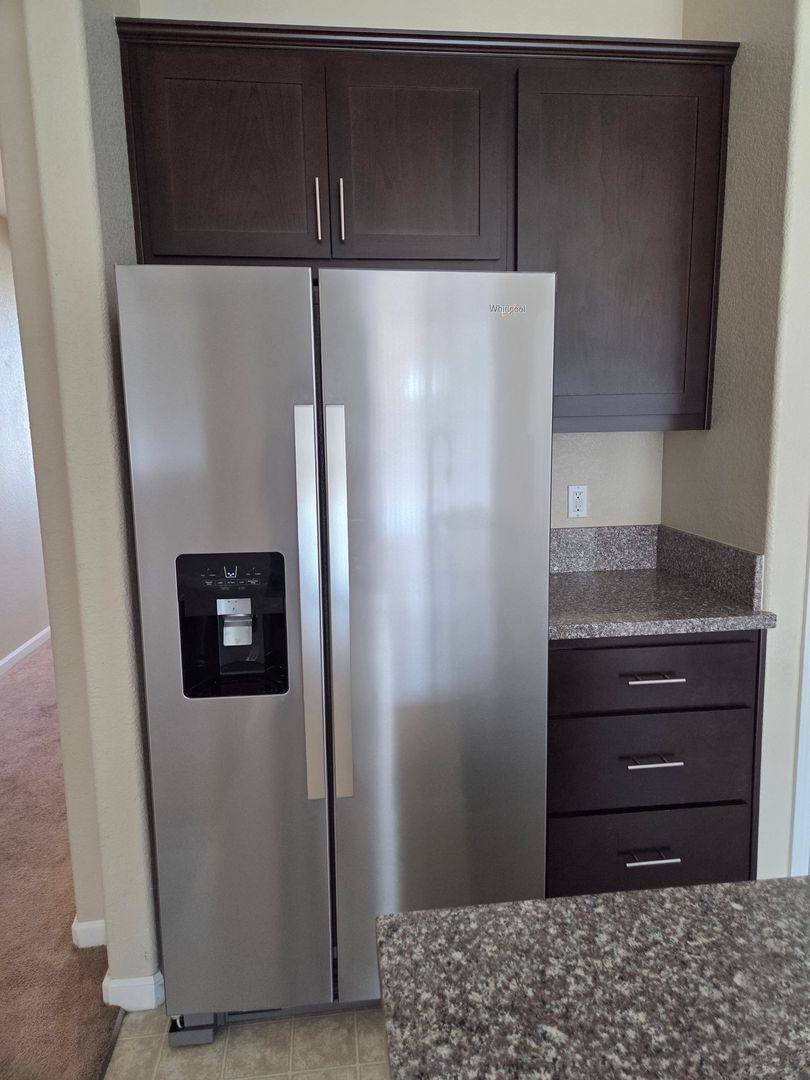 House for rent at 1443 Greenbrier Dr, Hanford, CA 93230