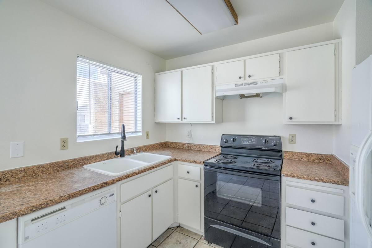 House for rent at 2824 Poppyseed Way, Las Vegas, NV 89142