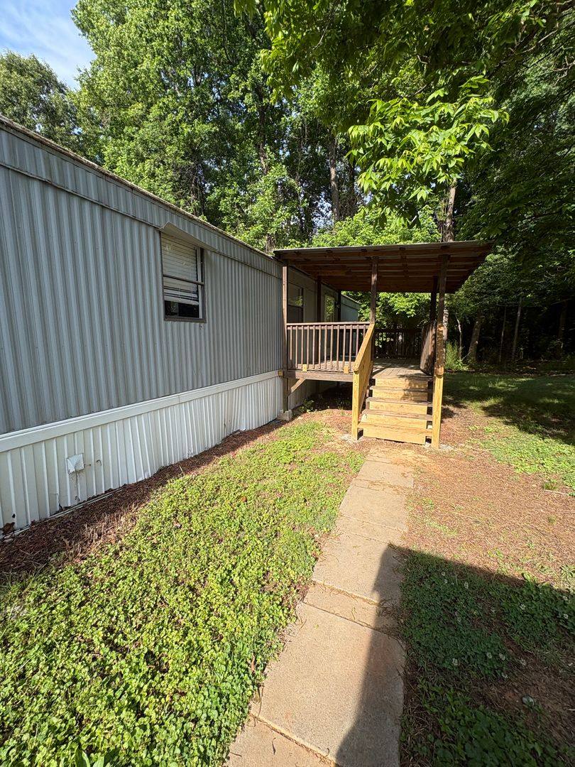 Apartment for rent at 5735 Zelma Blvd, High Point, NC 27263