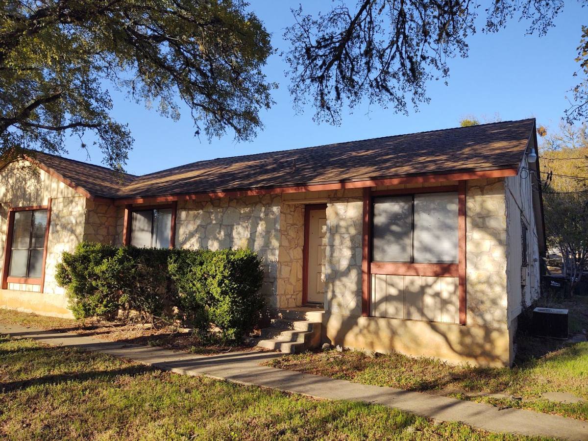 Apartment for rent at 1000 A & B Columbia, San Marcos, TX 78666