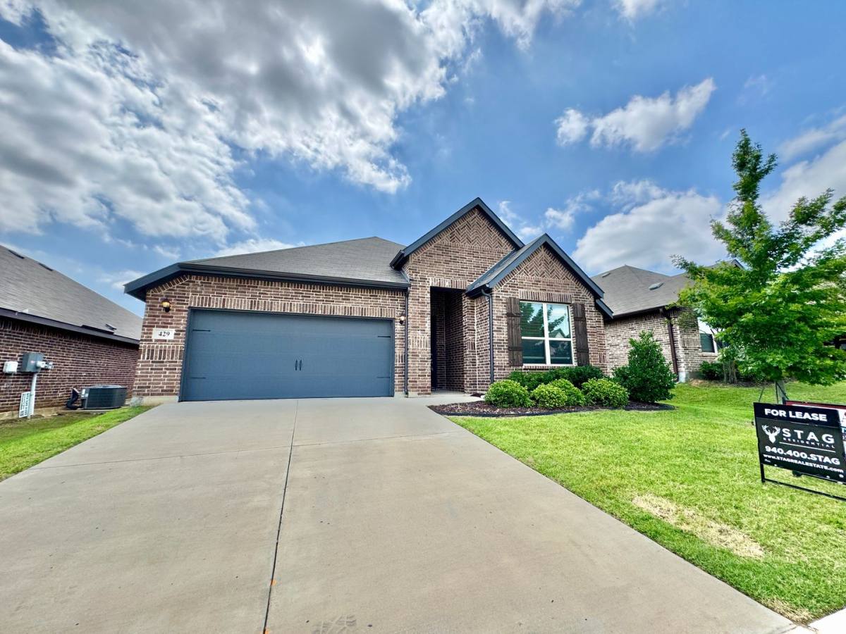 House for rent at 429 Cooper St, Argyle, TX 76226
