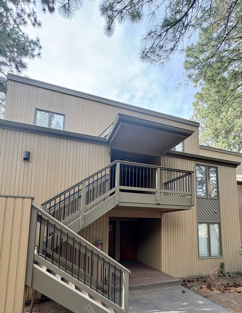 Condo for rent at 19717 Mount Bachelor Dr, Bend, OR 97702