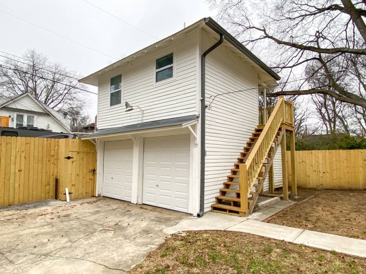 Apartment for rent at 1279 Carr Ave Backhouse, Memphis, TN 38104