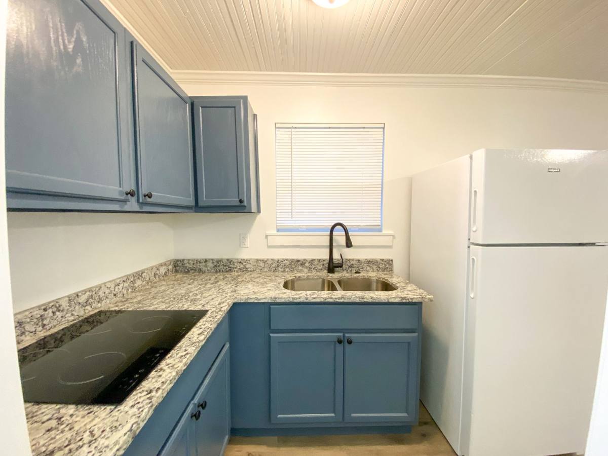Apartment for rent at 1279 Carr Ave Backhouse, Memphis, TN 38104