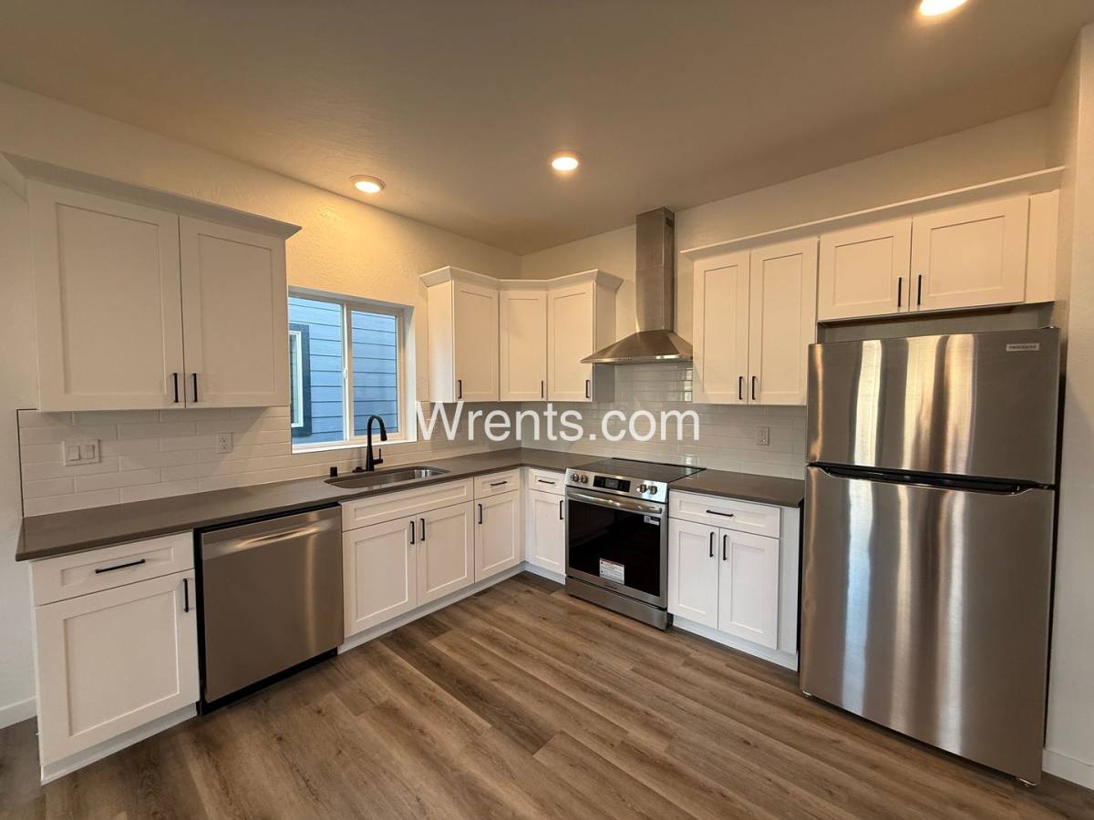 Townhouse for rent at 3710 E Liberty Ave, Spokane, WA 99217