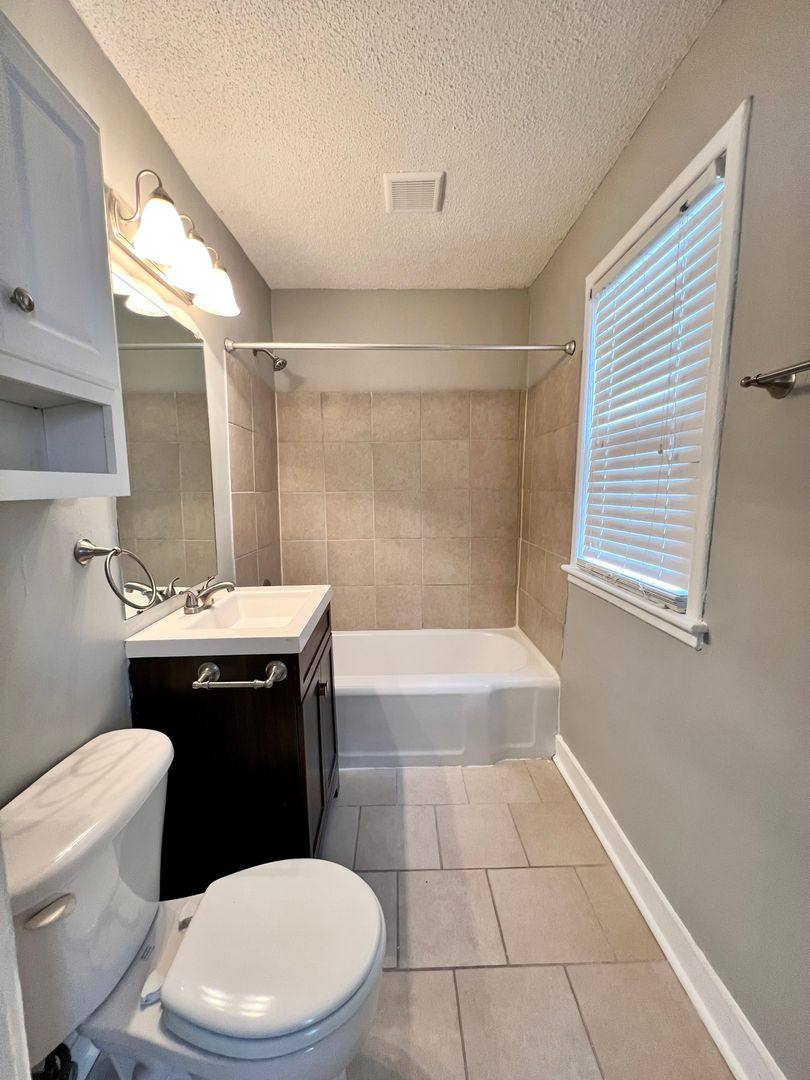 Apartment for rent at 2068 Jefferson Ave, Memphis, TN 38104