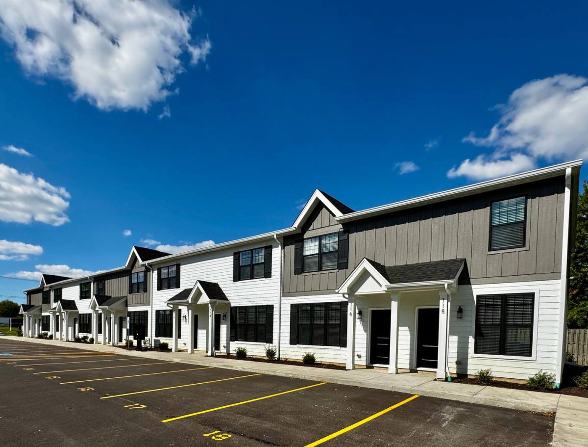 Apartment for rent at 1432 & 1436 Naperville Wheaton Rd, Naperville, IL 60563