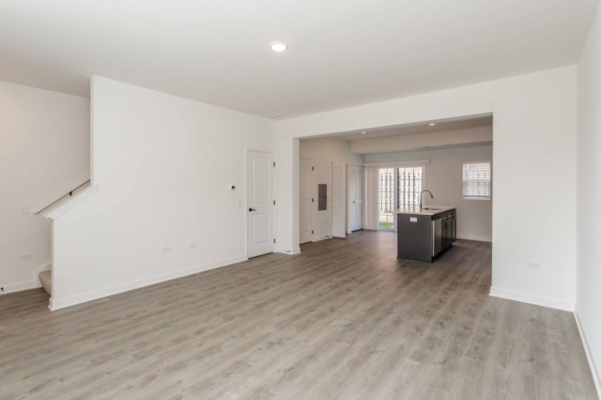 Apartment for rent at 1432 & 1436 Naperville Wheaton Rd, Naperville, IL 60563