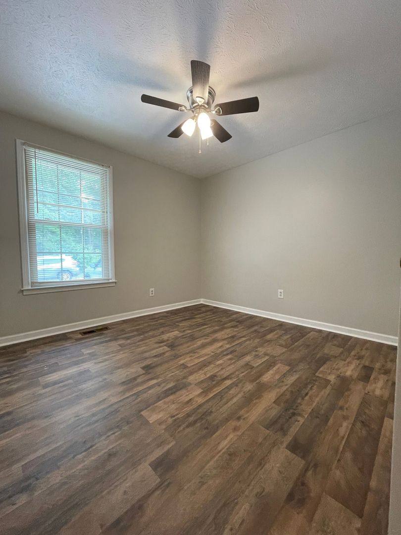 Apartment for rent at 109 Oliver St, Ashland City, TN 37015