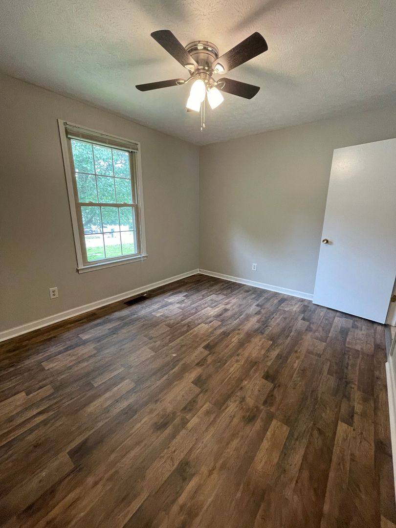 Apartment for rent at 109 Oliver St, Ashland City, TN 37015