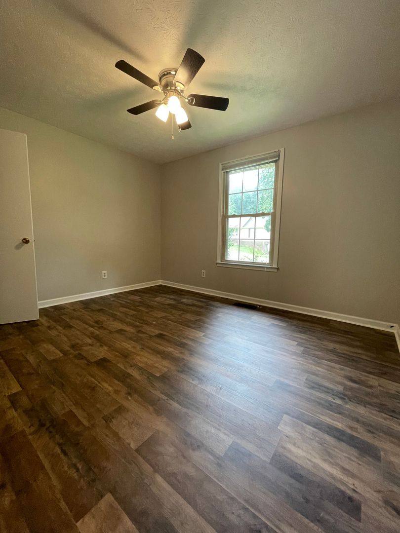 Apartment for rent at 109 Oliver St, Ashland City, TN 37015