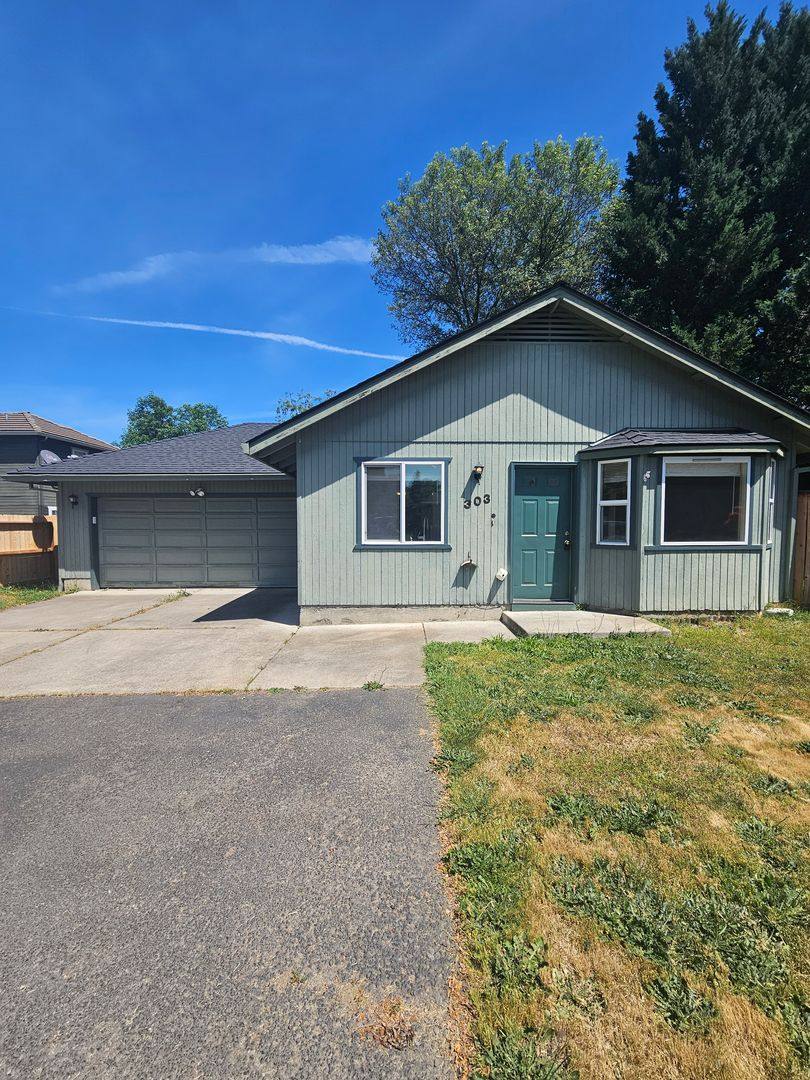 House for rent at 303 Garfield St, Medford, OR 97501