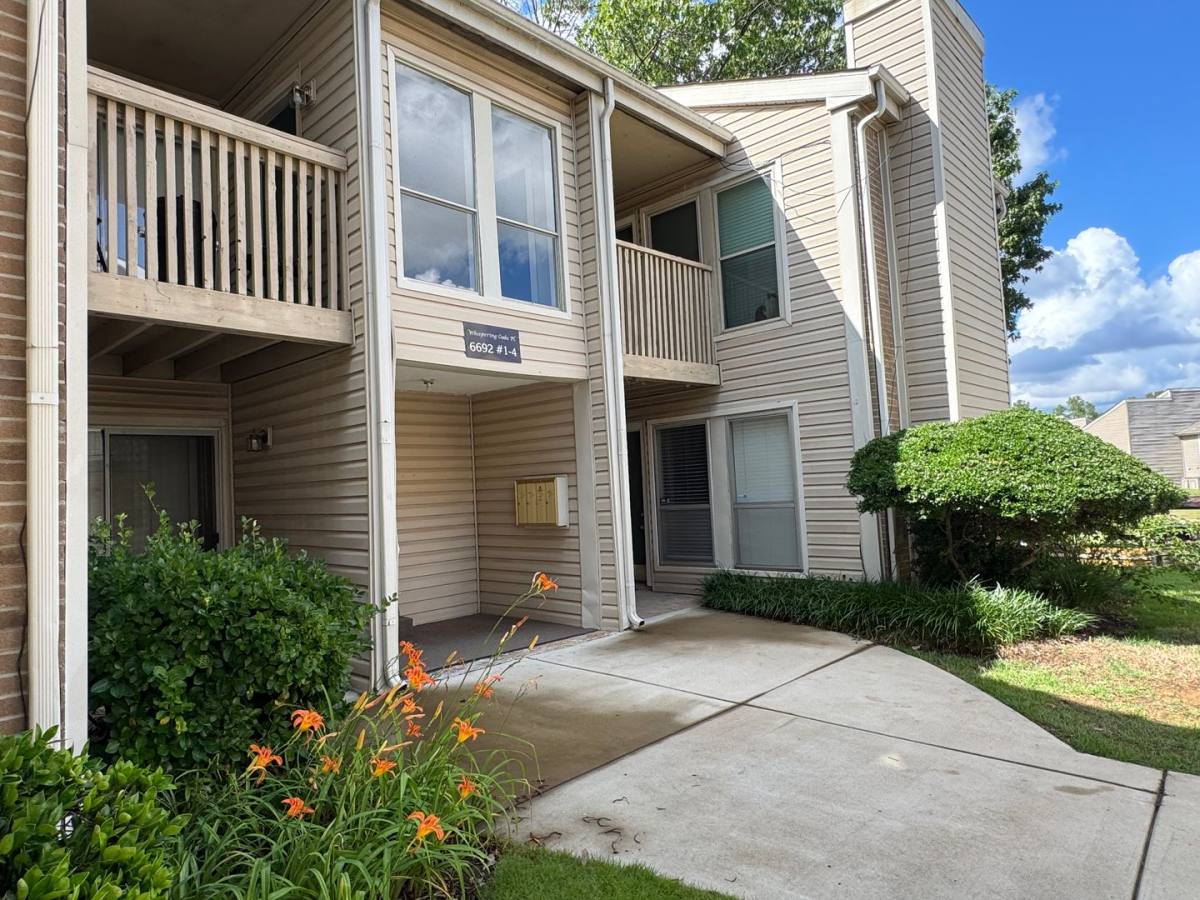 Condo for rent at 6692 Whispering Oak Place, Memphis, TN 38120