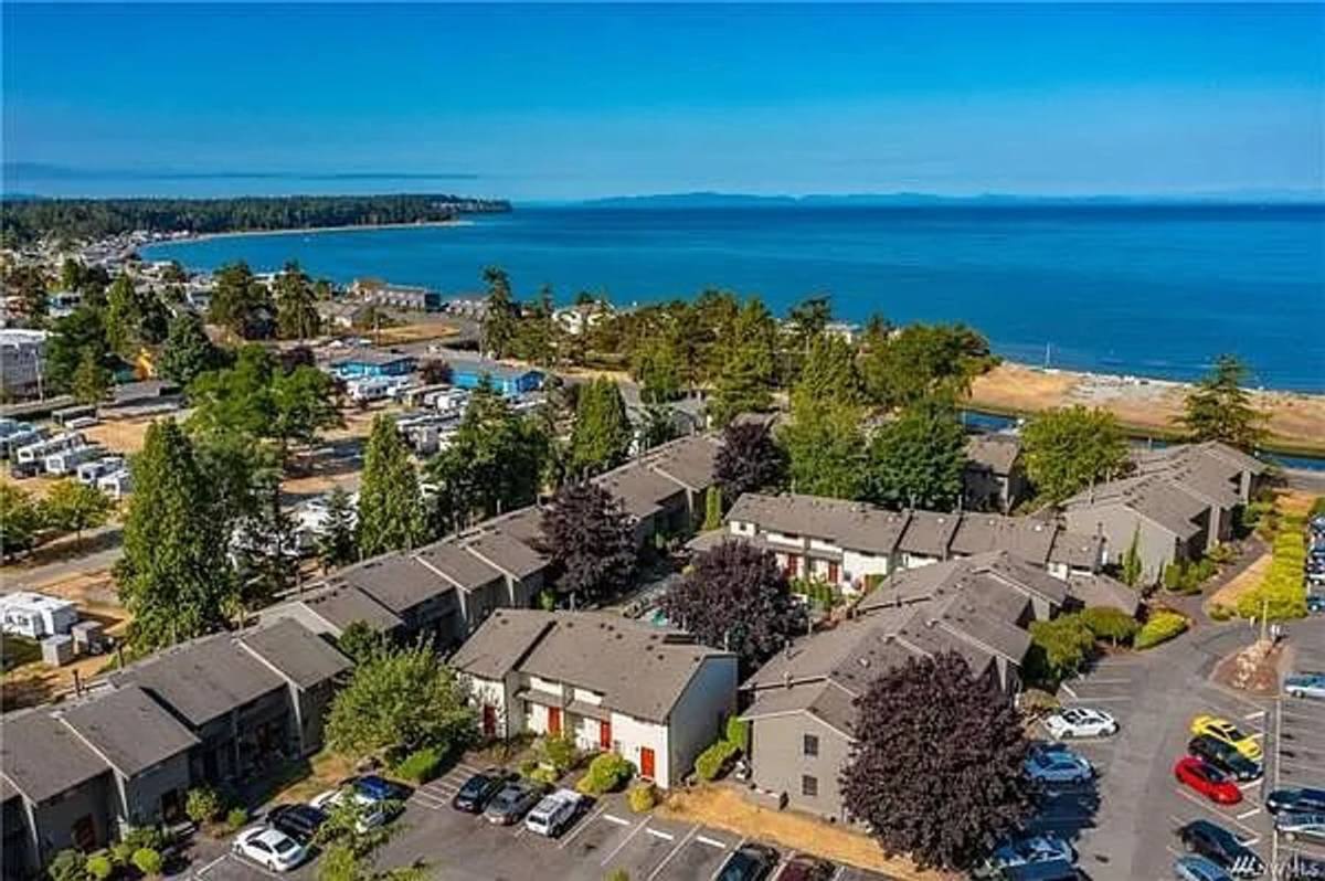 Condo for rent at 7650 Birch Bay Dr #BIRCH 1, Blaine, WA 98230