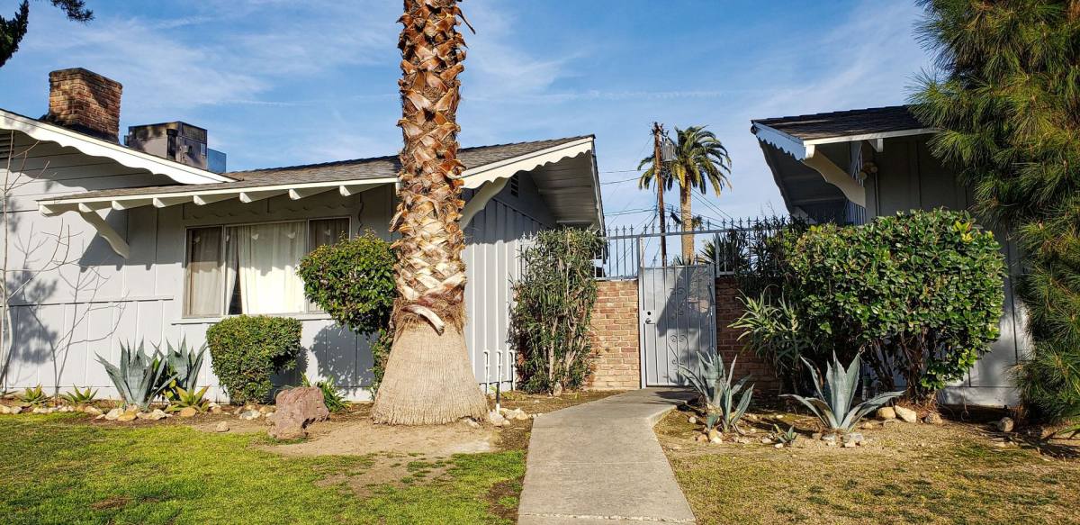 Apartment for rent at 2611 Bishop Dr, Bakersfield, CA 93306