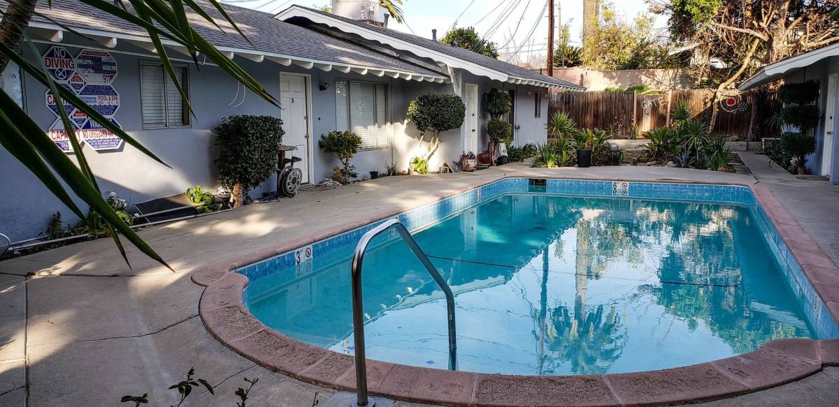 Apartment for rent at 2611 Bishop Dr, Bakersfield, CA 93306