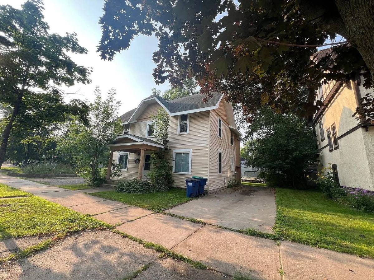 Apartment for rent at 707 Franklin Ave, Wausau, WI 54403