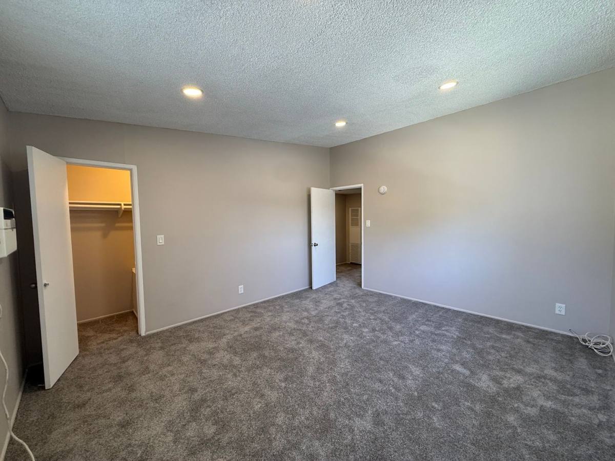 Apartment for rent at 1026 Grover Ave, Glendale, CA 91201