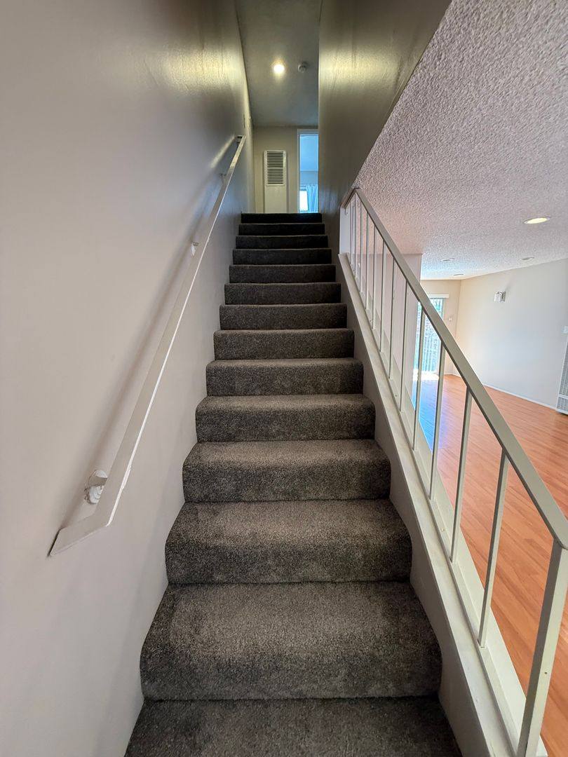 Apartment for rent at 1026 Grover Ave, Glendale, CA 91201