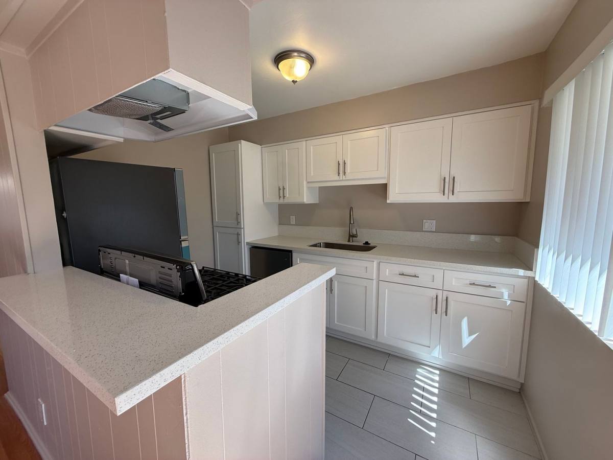 Apartment for rent at 1026 Grover Ave, Glendale, CA 91201