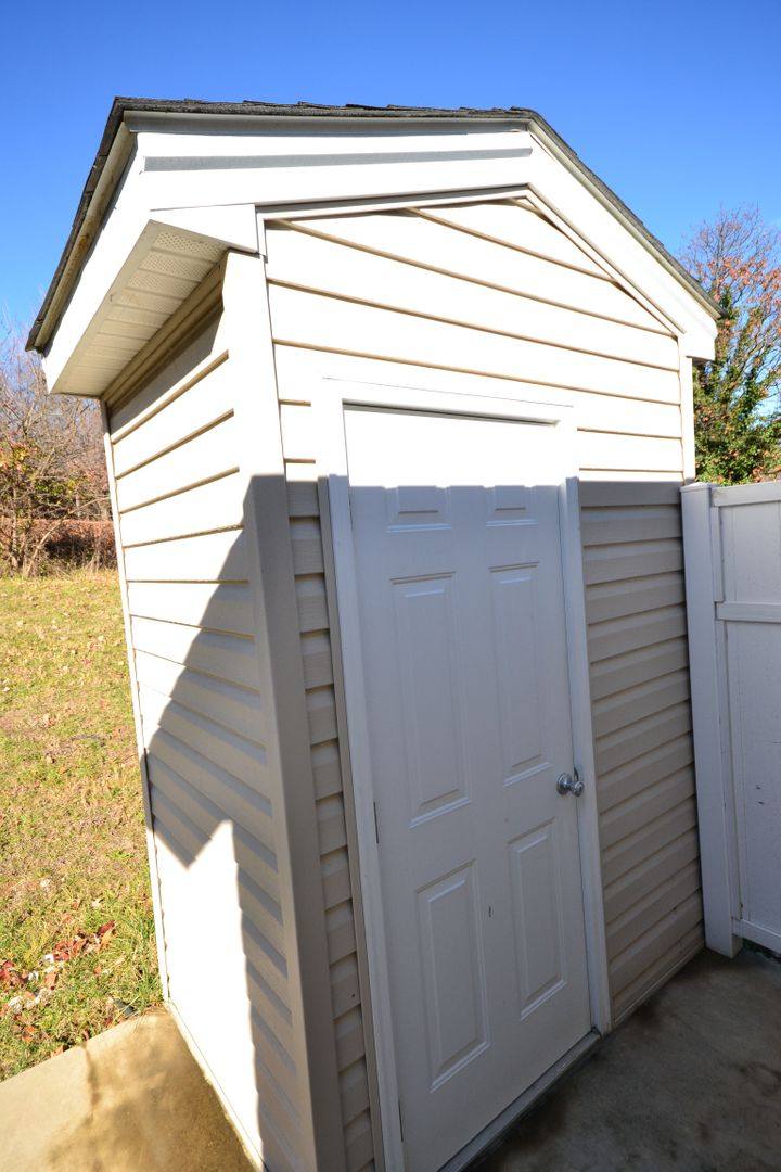 House for rent at 1809 Willow Hill Dr, Harrisonburg, VA 22801