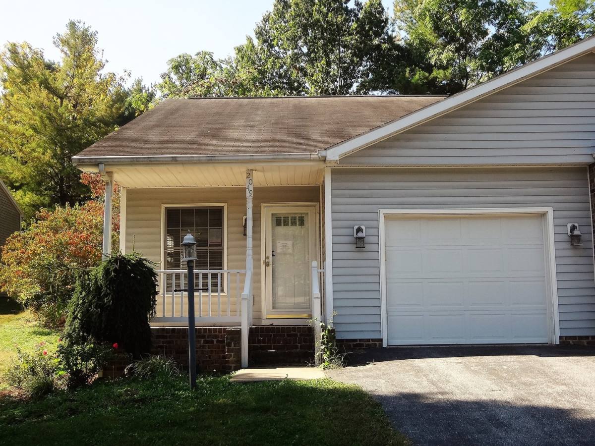 House for rent at 2049 Fieldale Place, Harrisonburg, VA 22801