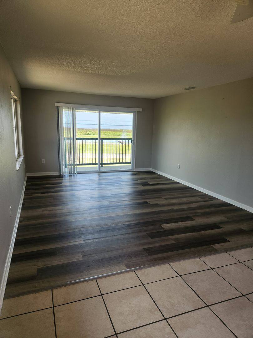 Apartment for rent at 2401 Lakeshore Blvd, Saint Cloud, FL 34769
