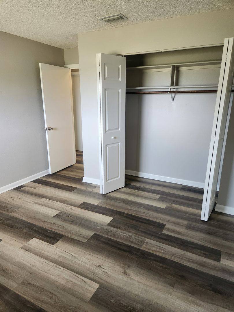 Apartment for rent at 2401 Lakeshore Blvd, Saint Cloud, FL 34769