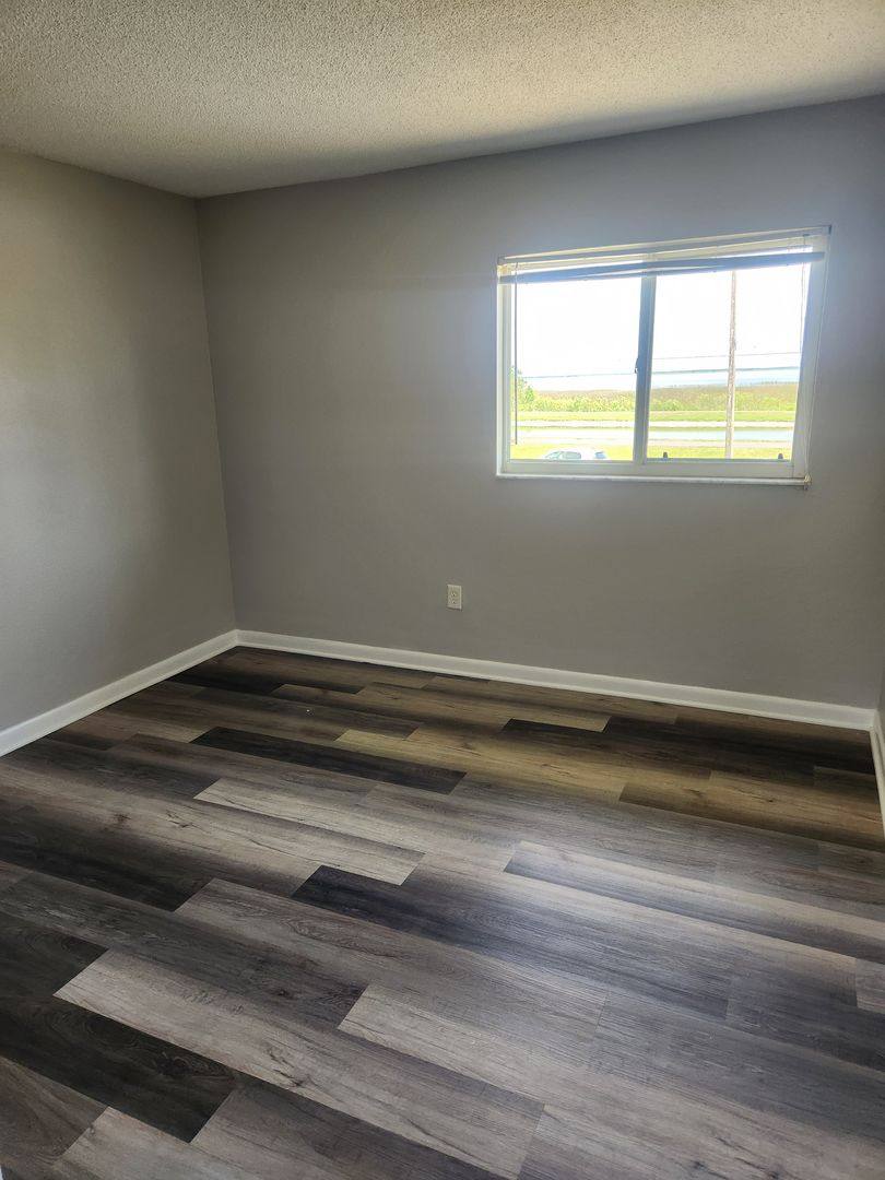 Apartment for rent at 2401 Lakeshore Blvd, Saint Cloud, FL 34769