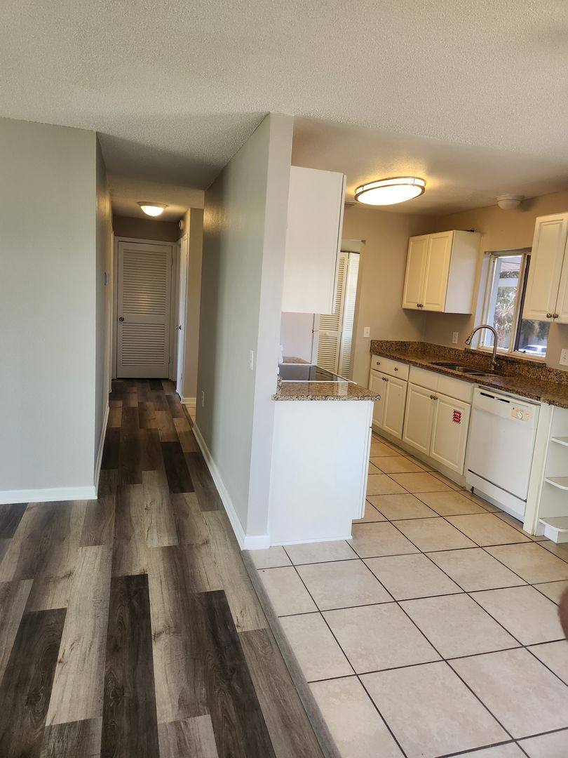 Apartment for rent at 2401 Lakeshore Blvd, Saint Cloud, FL 34769