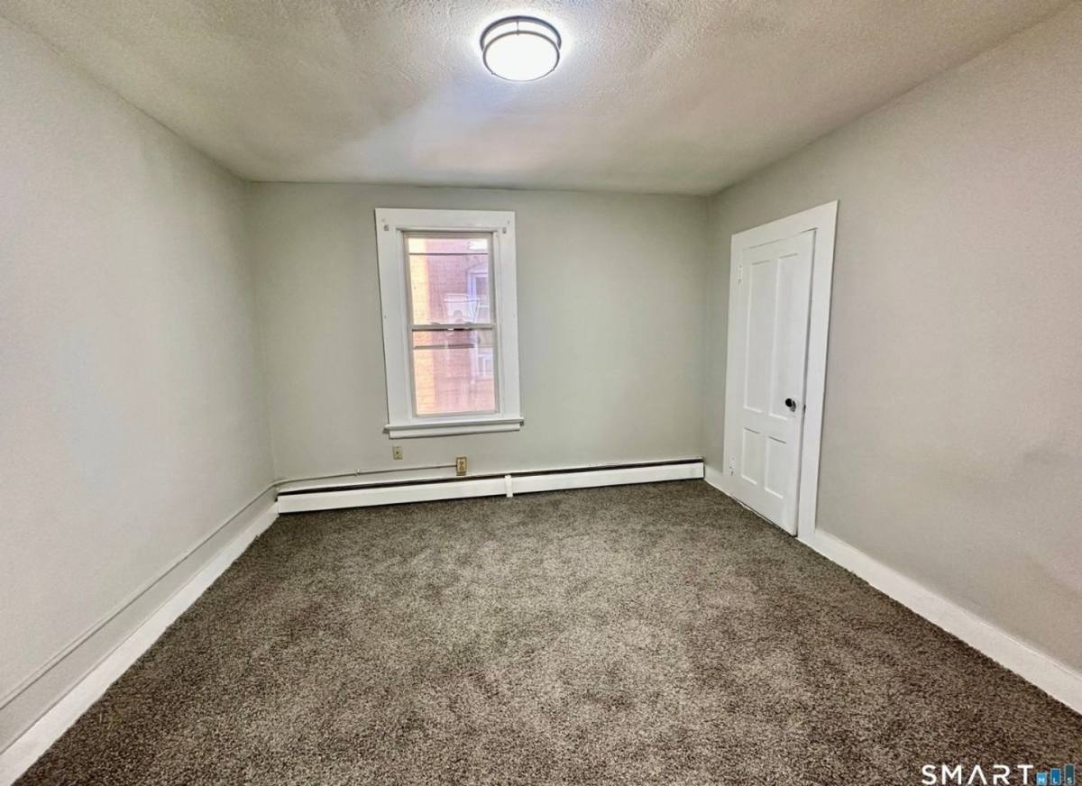 Apartment for rent at 512 Broad St, Hartford, CT 06106