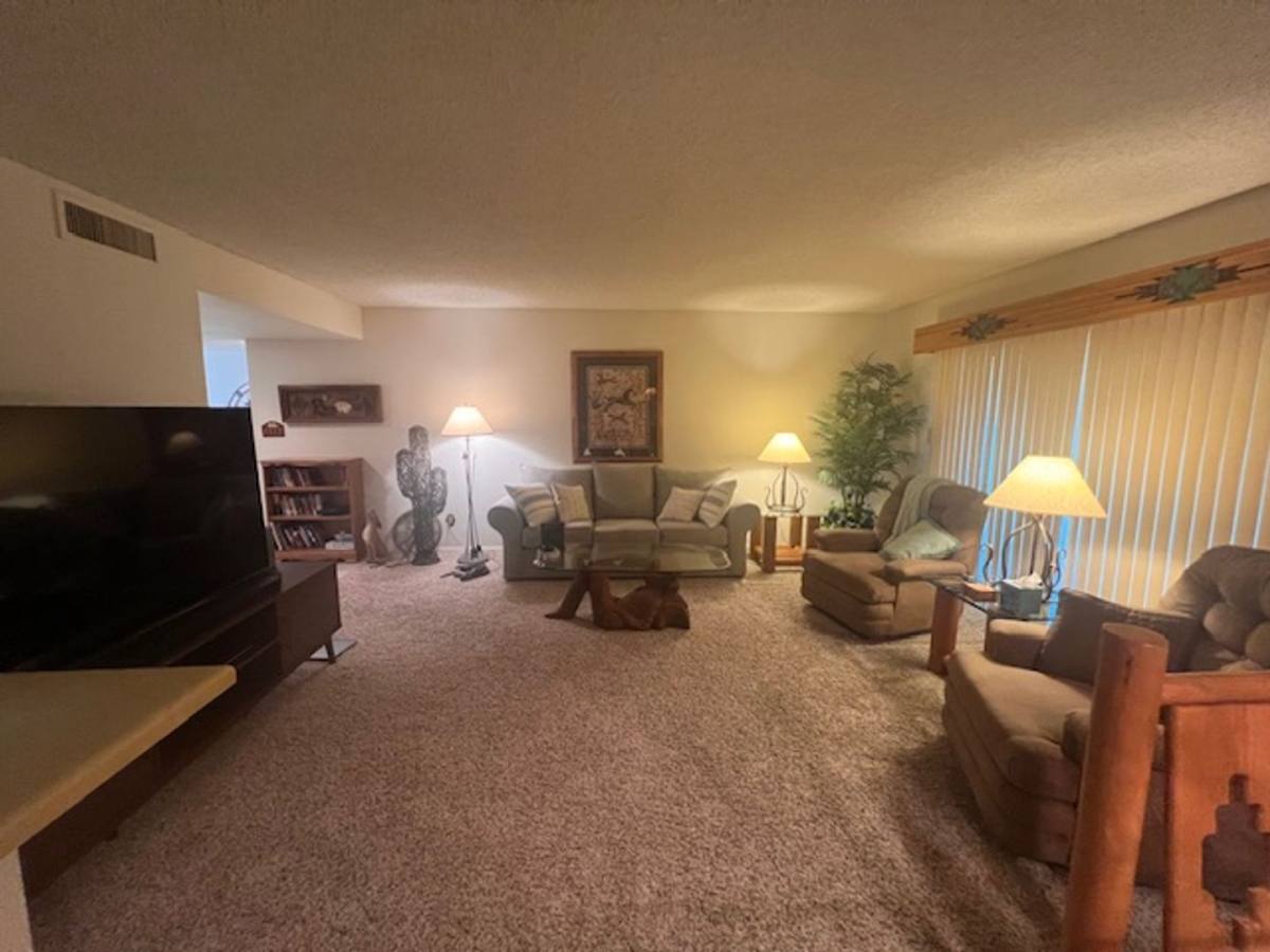 House for rent at 25246 S Glenburn Dr, Chandler, AZ 85248