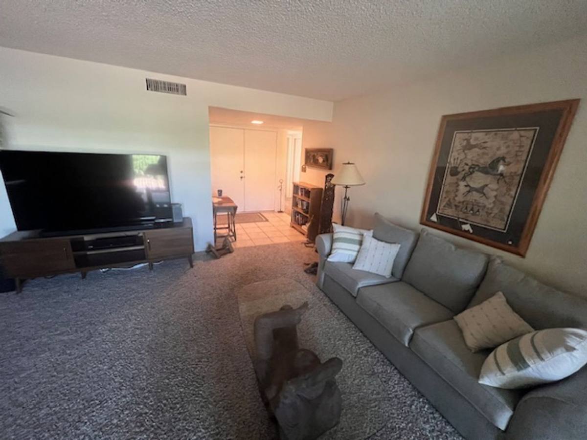 House for rent at 25246 S Glenburn Dr, Chandler, AZ 85248
