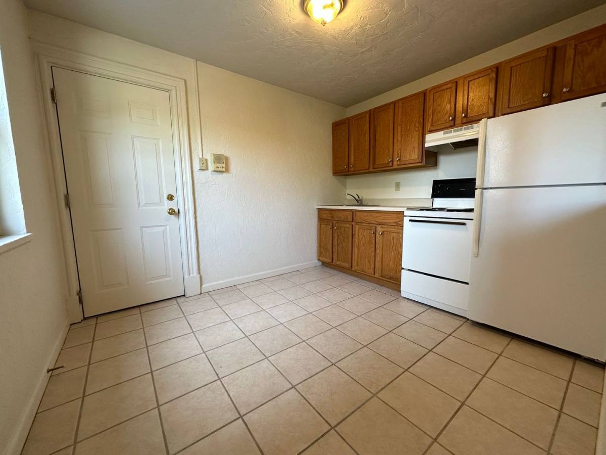 Apartment for rent at 521 Isabella St, Oakmont, PA 15139