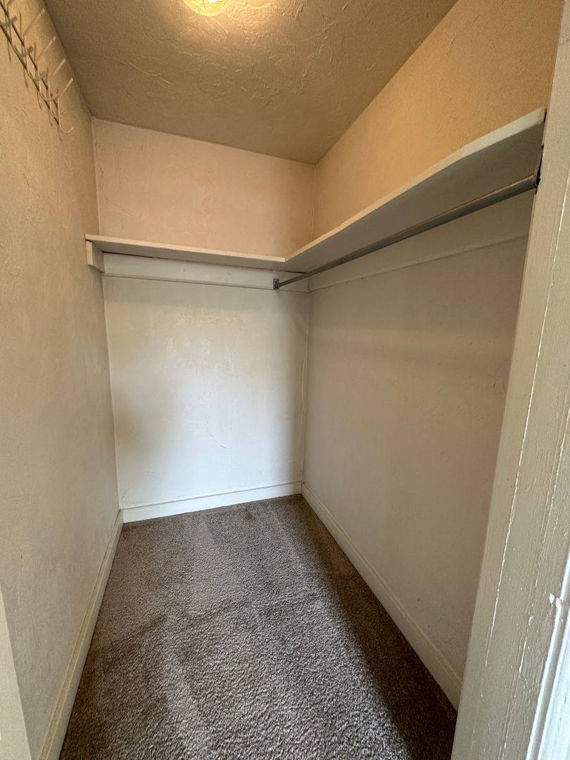 Apartment for rent at 521 Isabella St, Oakmont, PA 15139