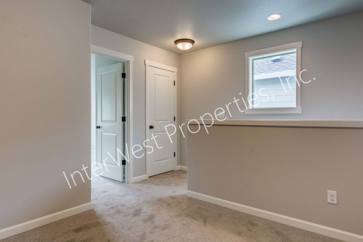 Apartment for rent at 10300-10407 NE 61st Circle, Vancouver, WA 98662